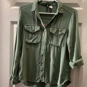 Us size two button top olive green byDIVIDED